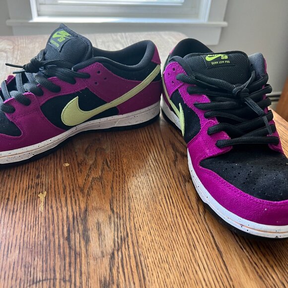Nike SB Dunk Low Pro l. Red Plum Size 11 - No Box, great condition. - Picture 2 of 8